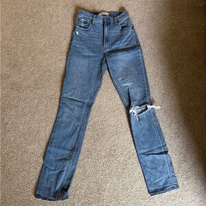 Abercrombie. The 90s Slim straight ultra high-rise.